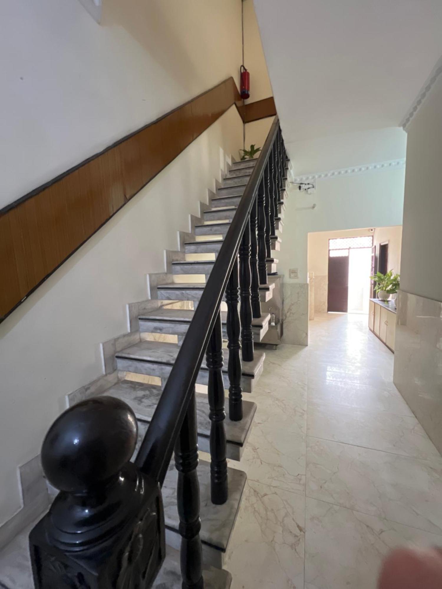 Raja Guest House -- Jalandhar Railway Station -- For Family, Couples, Travellers Εξωτερικό φωτογραφία