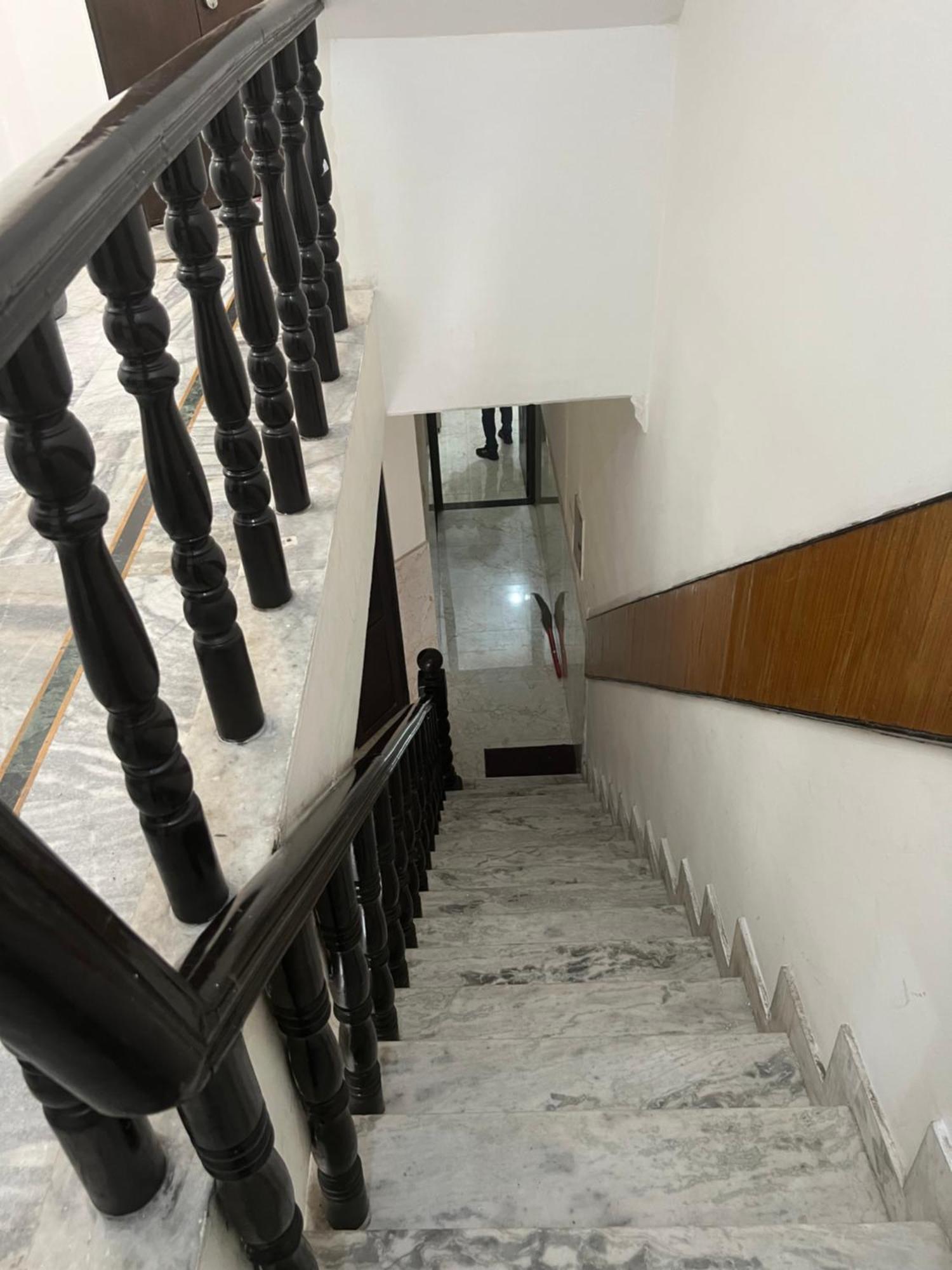 Raja Guest House -- Jalandhar Railway Station -- For Family, Couples, Travellers Εξωτερικό φωτογραφία